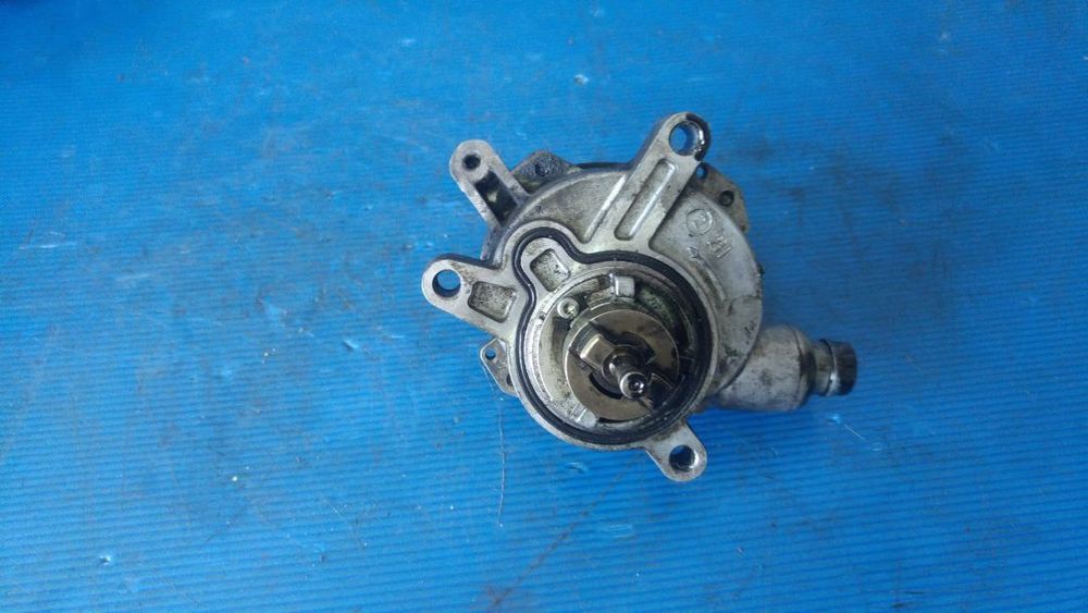 pompa vacuum 2.4 d d5 xc awd volvo s60 s80 v70 xc70 08658230
