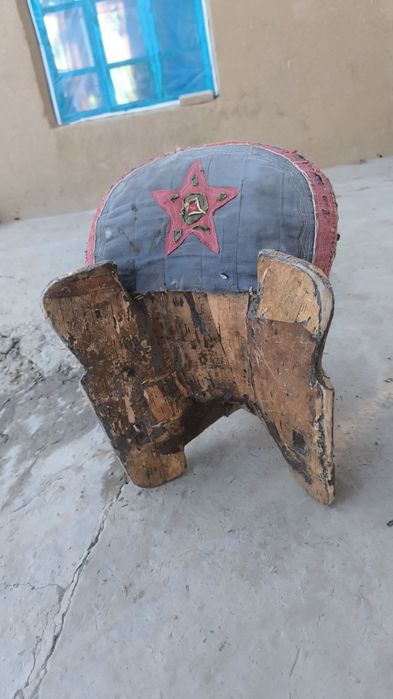 Egar mustahkam eski qizil egarlardan adshmasam bundan kam miqdorda