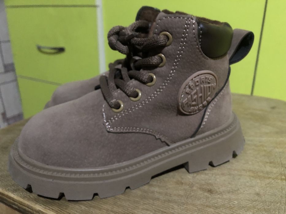 Срочно продам ботинку