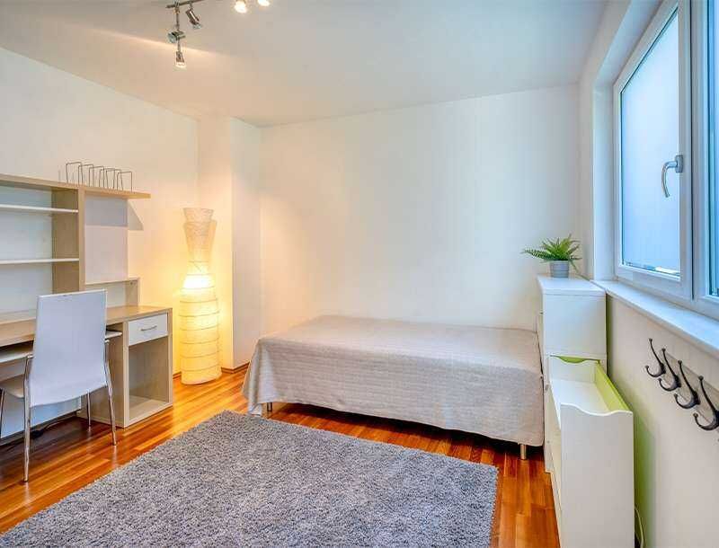 Дава се под наем Тристаен апартамент в София, Зона Б-5 - 90 кв.м за 1275 € - Снимка #4