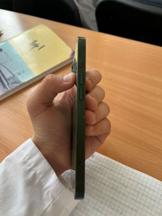 Айфон 13 зелённый