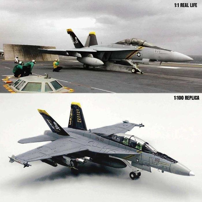 Macheta avion metalica F/A-18F VFA-103 Super Hornet Pirate Ghost