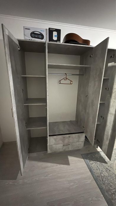 Шкаф сатылады.