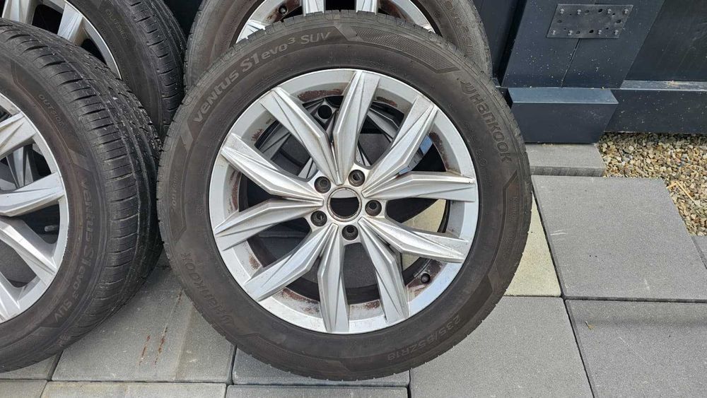 Jante Aliaj VOLKSWAGEN OEM + Cauciucuri Vara 235 / 55 / ZR18