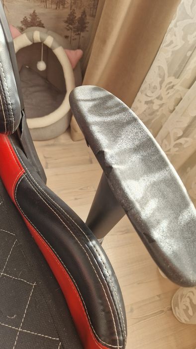 Продам игровое компьютерное кресло