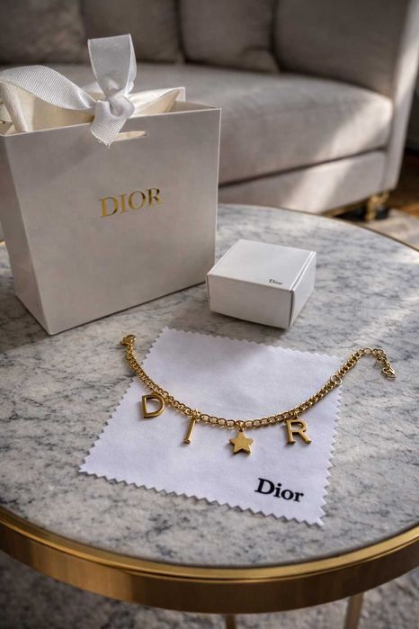 дамска гривна диор неръждаема стомана dior нова златна златиста