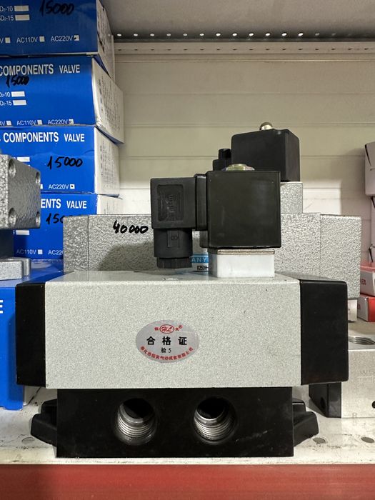 Пневмораспределитель Q24DH-15