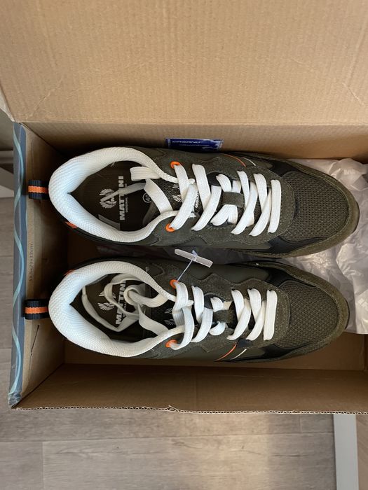 Кроссовки мужские.