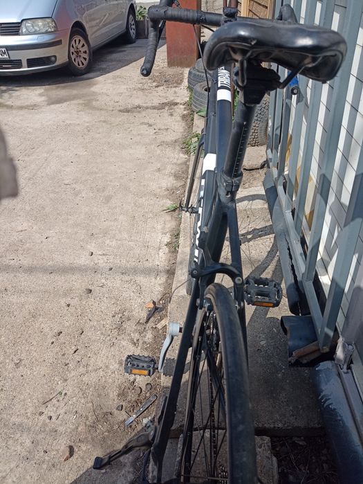 Bicicleta cursiera BTWIN triban 500