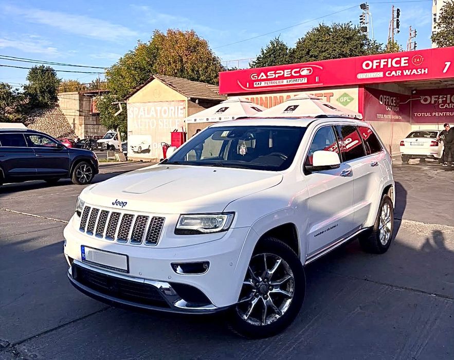 Jeep Grand Cherokee Diesel automat 4x4 cameră senzori xenon istoric complet reprezentanță