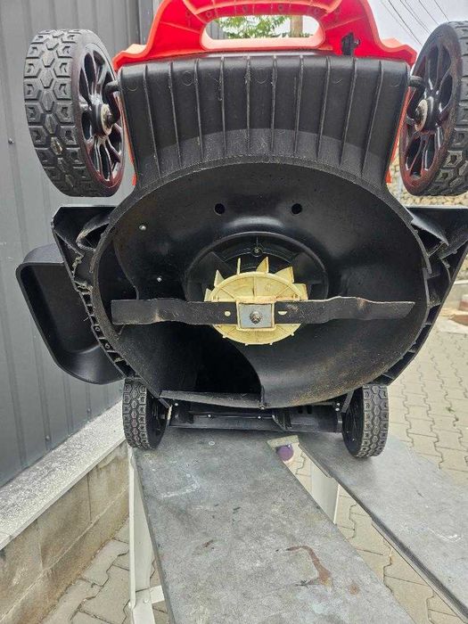 Masina electrica de tuns iarba Black Decker