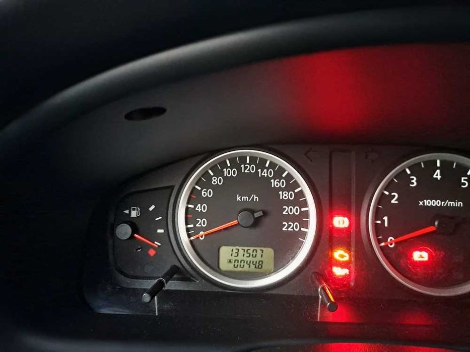 Nissan Almera N16 1.8