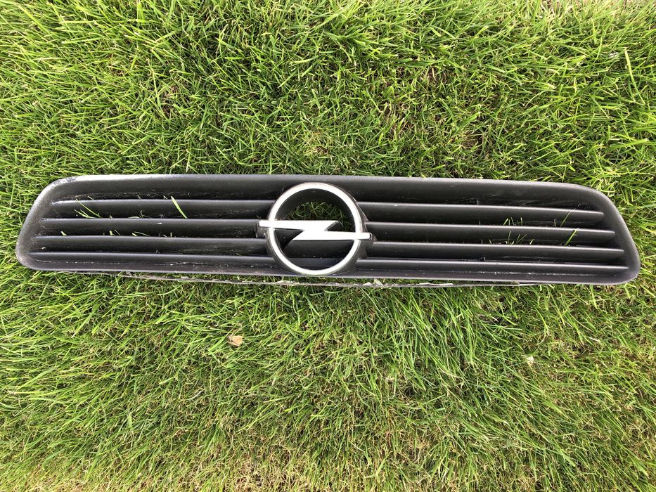 grila opel astra g