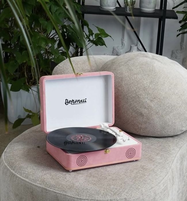 Виниловый проигрыватель Верный модель Saturn