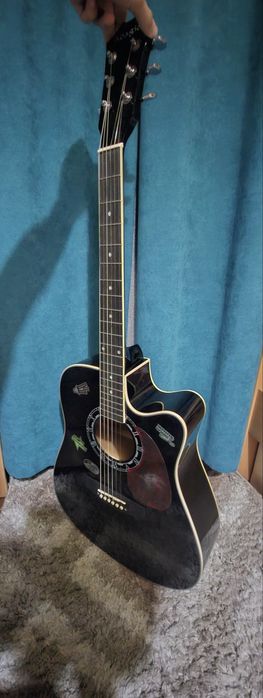 Гитара продам в идеальном состоянии.