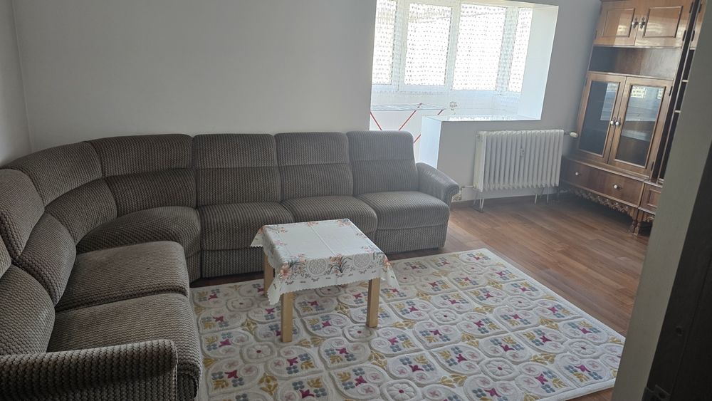 Inchiriez apartament 2 camera.