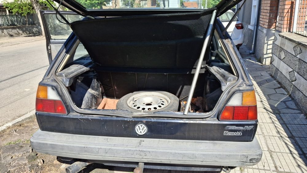 Продава се Голф 2