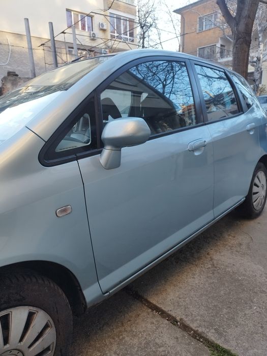 Продавам Honda jazz