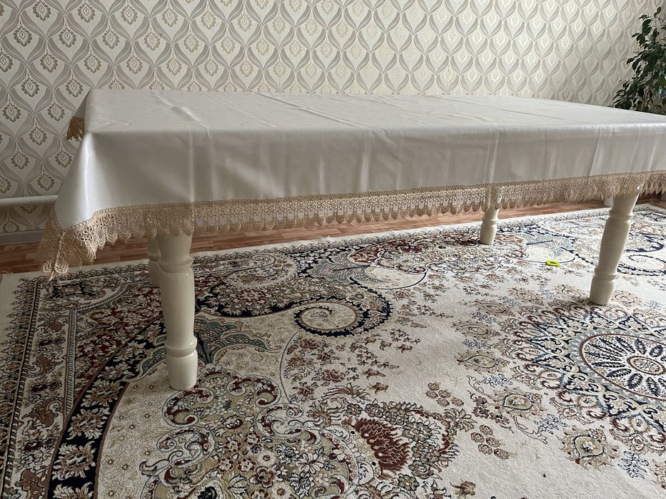 стол и стулья для кухни