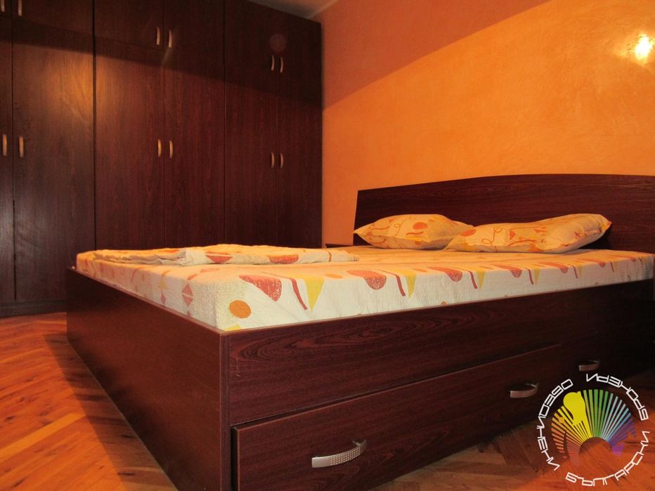 Дава се под наем Тристаен апартамент в Бургас, Възраждане - 110 кв.м за 382.5 € - Снимка #8