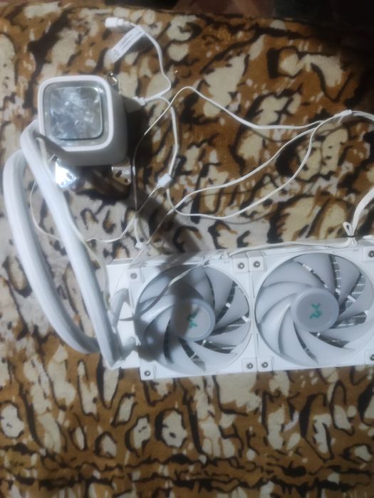 Cooler procesor cu lichid Deepcool