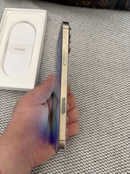 Iphone 16 pro max 256 gb  titanium