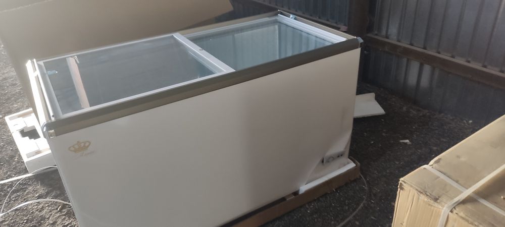 морозильник  с вмятинами с дефектами