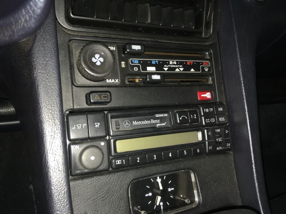 радио-касетофон Becker special за 124,129,140,201,210. Mercedes Benz