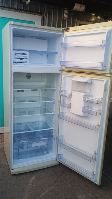 Frigider cu 2 uși. Beko.Asigur Transport