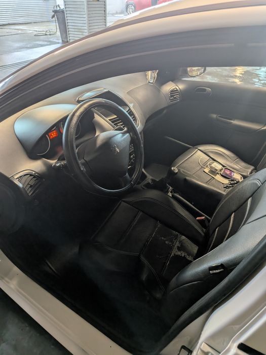 Peugeot 206+ aer conditionat ,geamuri electrice fata