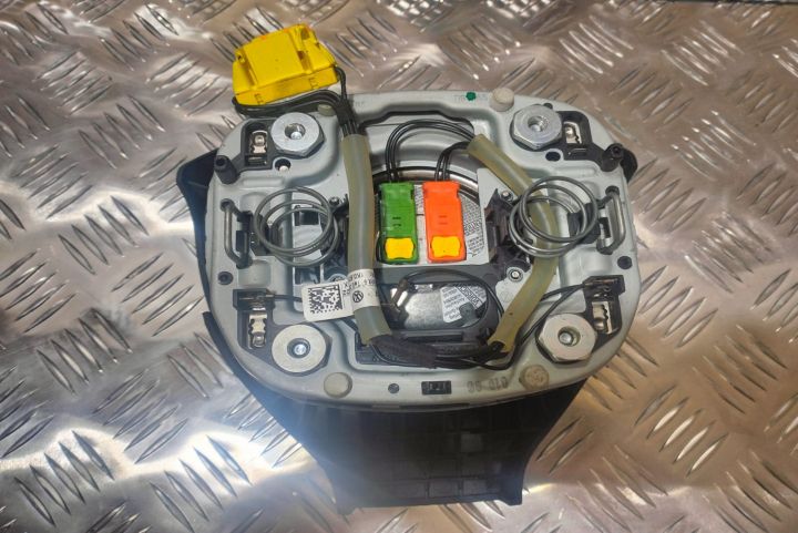 Airbag volan 3c0880201ab Volkswagen VW Passat B6