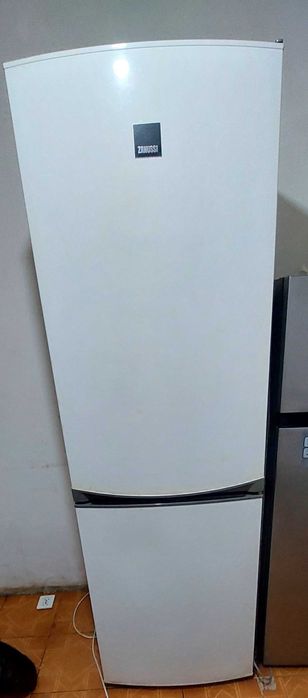 Холодильник Zanussi