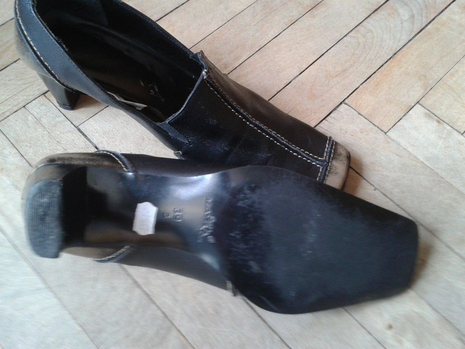 Дамски обувки и сандали от естесвена кожа