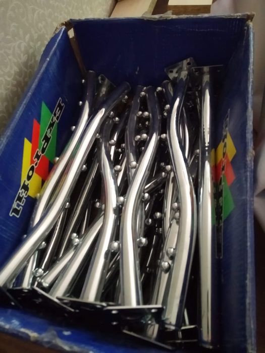 Продам кронштейны для вещей  новые