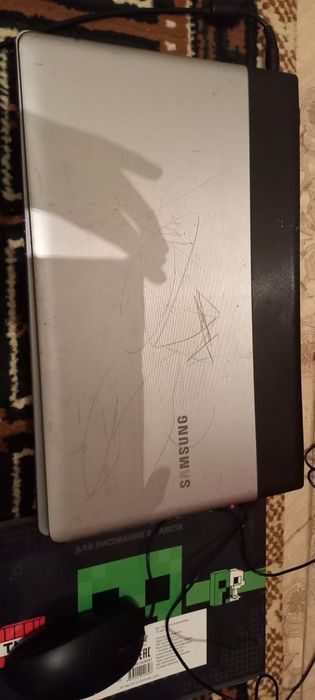 Ноутбук Samsung2012