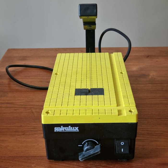 Fierăstrău magnetic de precizie Shapercraft 1010, fabricat de Spiralux Tools Ltd. (Anglia).