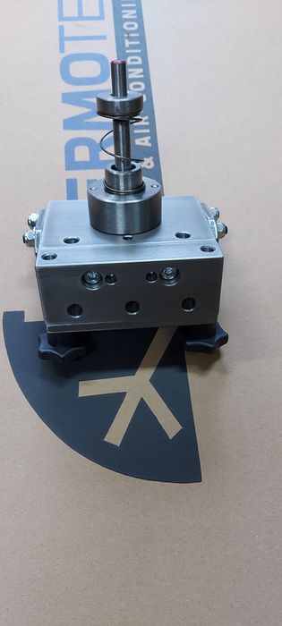 Шаблон за минификс комплект с фрезер 15мм. 
За минификс 34мм 
Има отво