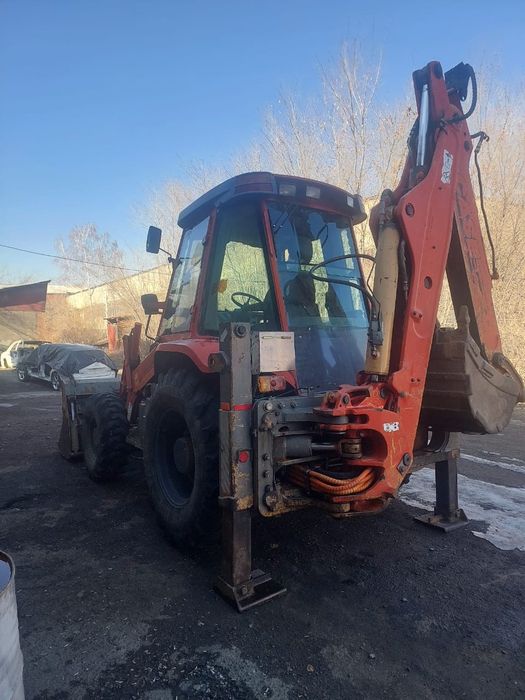Продам экскаватор-погрузчик