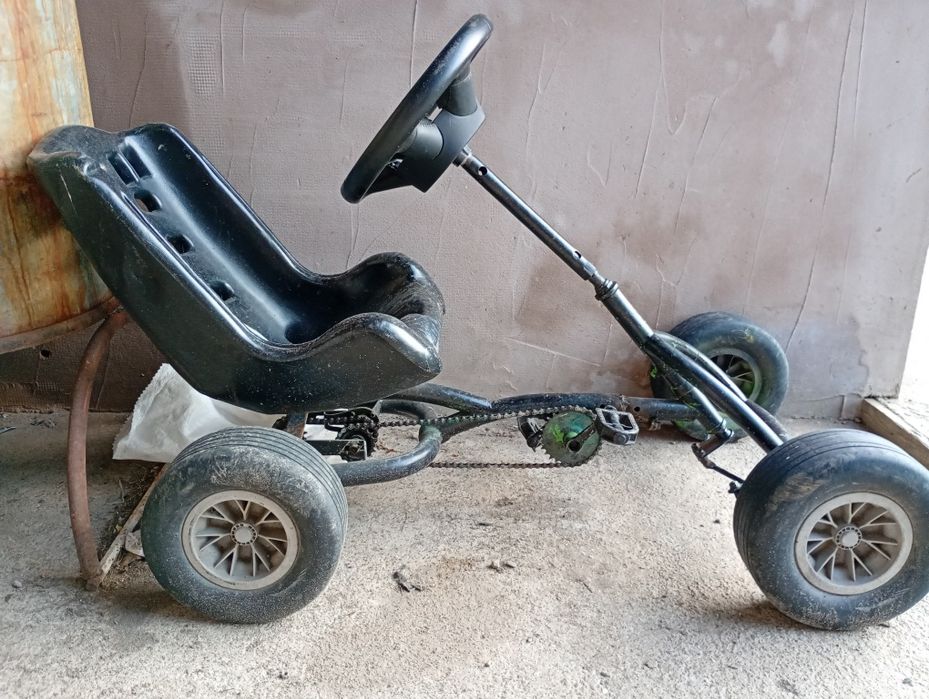 Vand cart cu pedale