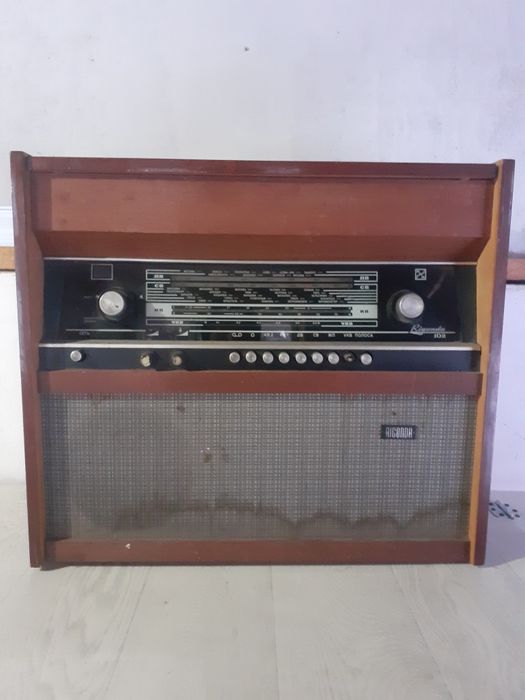 Радиола советская