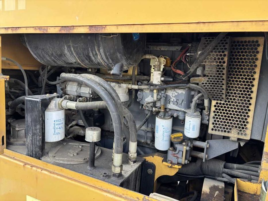 Freza de asfalt CATERPILLAR SF101R An fabricatie 2010