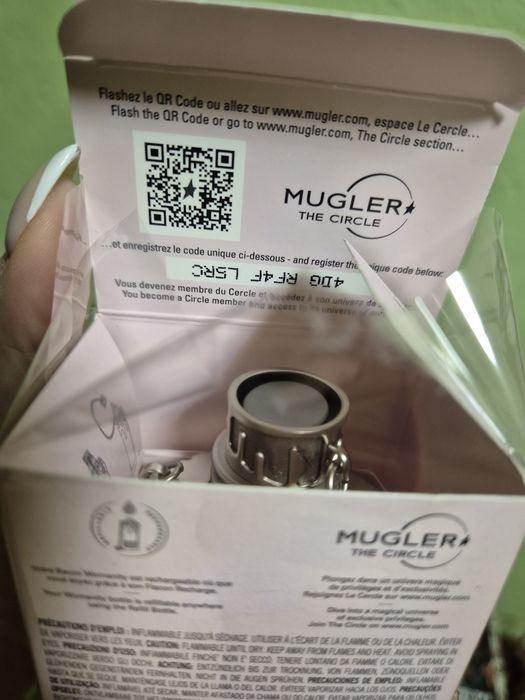 Womanity Mugler нов