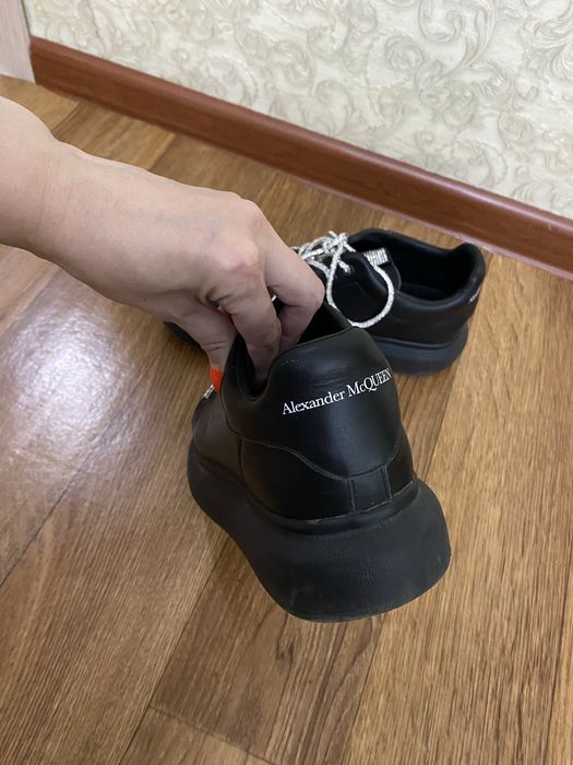 Кроссовки черные