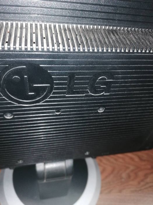 2 Монитора samsung, 1 benq