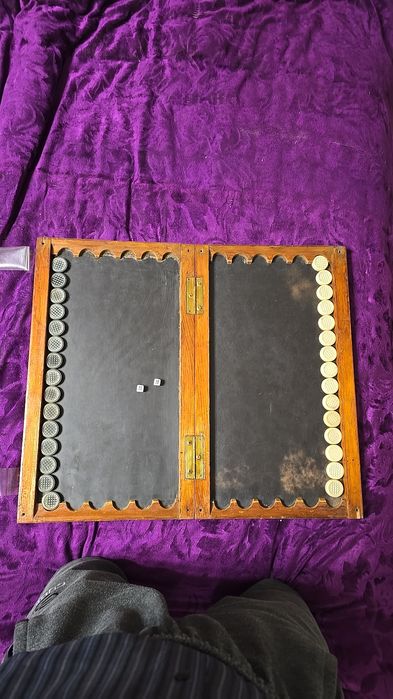 Продаются нарды.