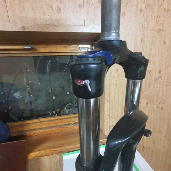 Велосипед впередный вилка амортизатор.