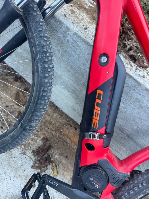 Bicicletă electrică cube