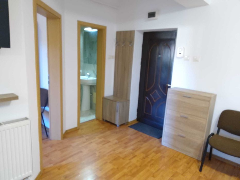 Inchiriez apartament in centru Gilau