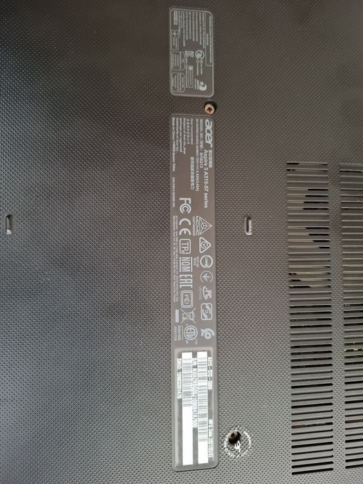 Noutbuk b/u sotiladi