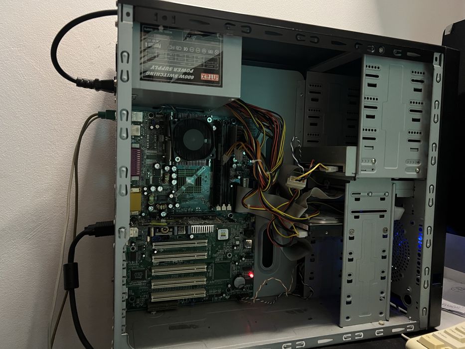 Vand Old PC retro Pentium 3
